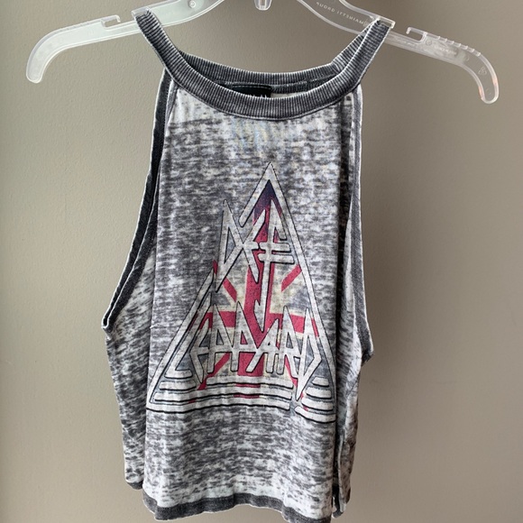 def leppard Tops - Def Leppard high neck burnout crop size Large